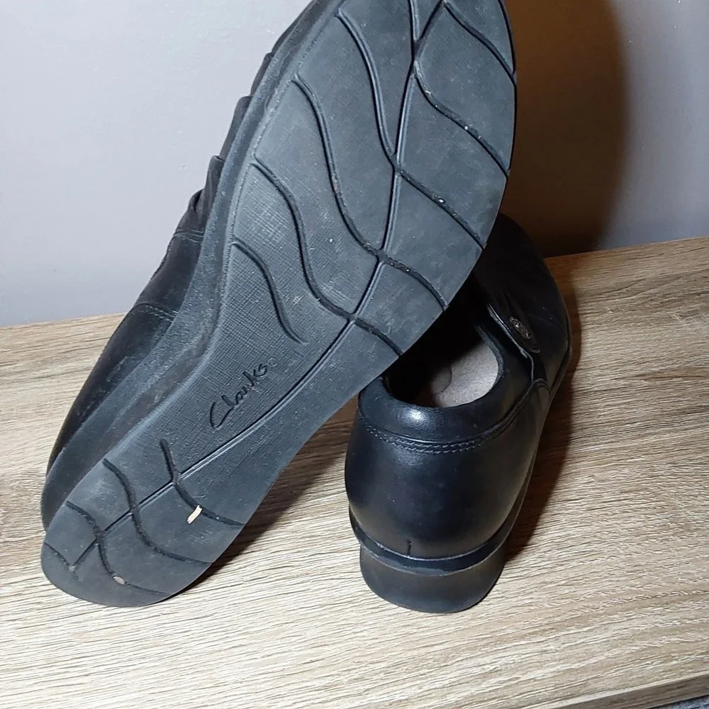 Clarks Collection Black Leather Shoes Slip-On Loafer Womens Size 8M‎